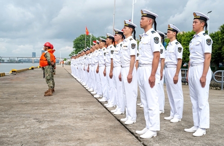 Sailing vessel 286 - Le Quy Don leaves China for Philippines